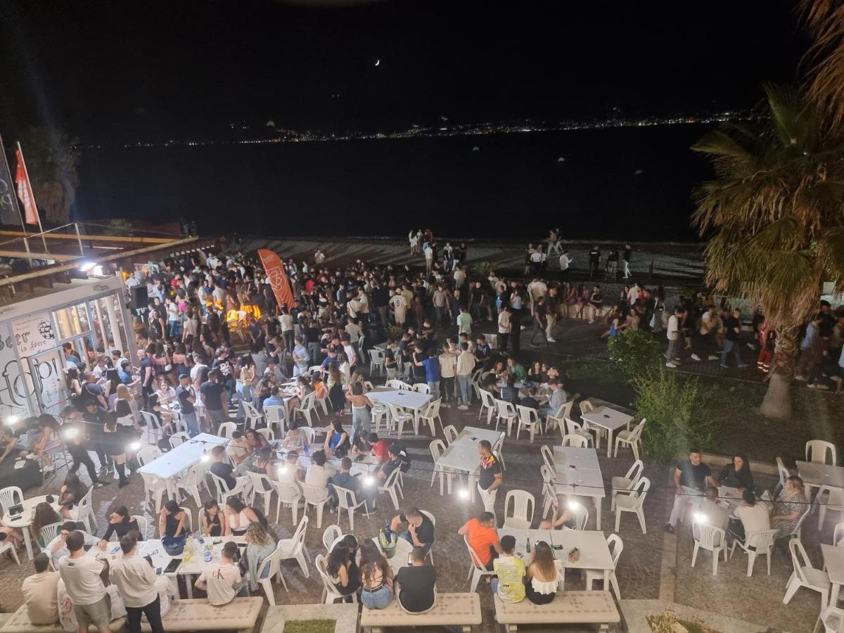 Loft Magna Grecia Reggio Calabria Centro Storico A 3 Minuti A Piedi Dal Mare Lägenhet Exteriör bild